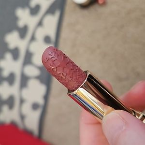Estee Lauder lips stick nude